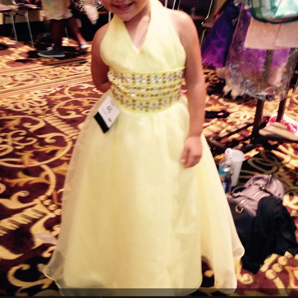 Size 4/5 pageant dress